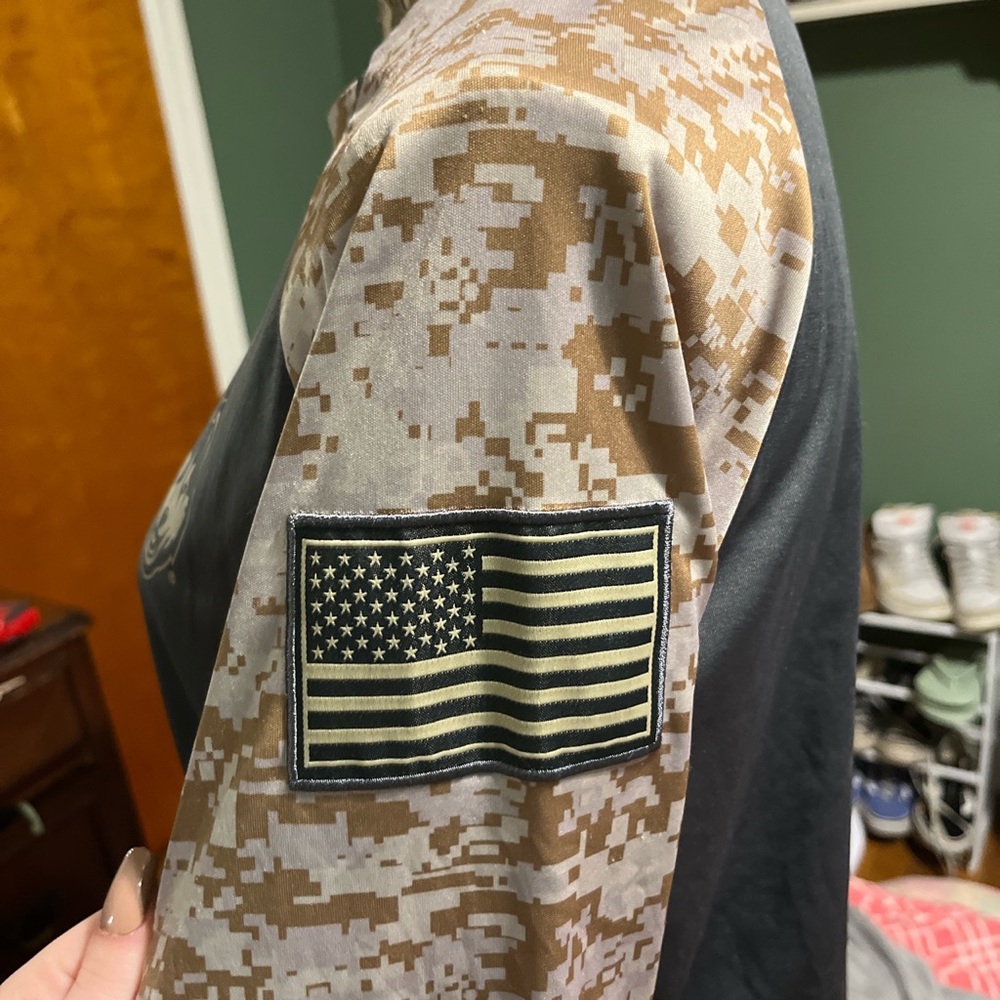 UCONN army long sleeve